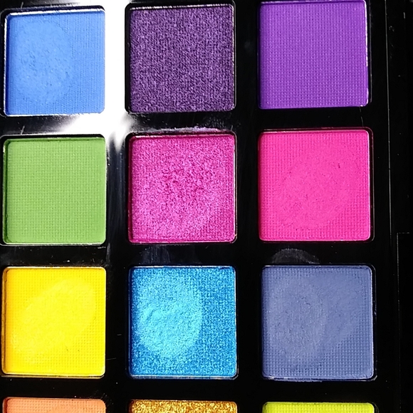J.Cat Beauty Dia & Noche Tri-Element 15 pigment palette in Peak Time DNP103 - Picture 3 of 8